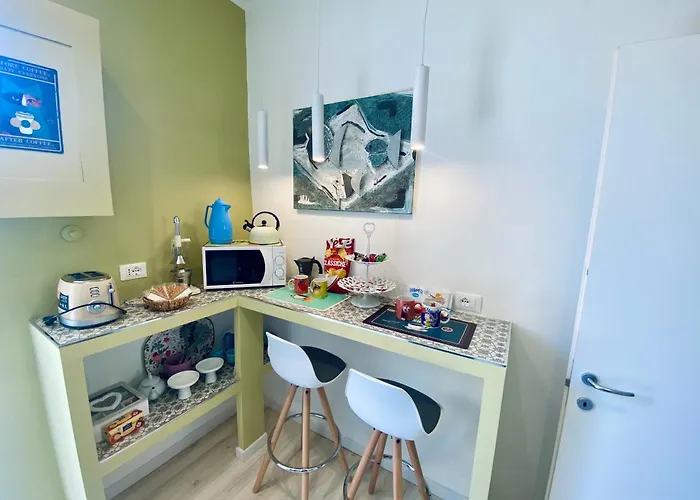 Apartment Center House 272 *